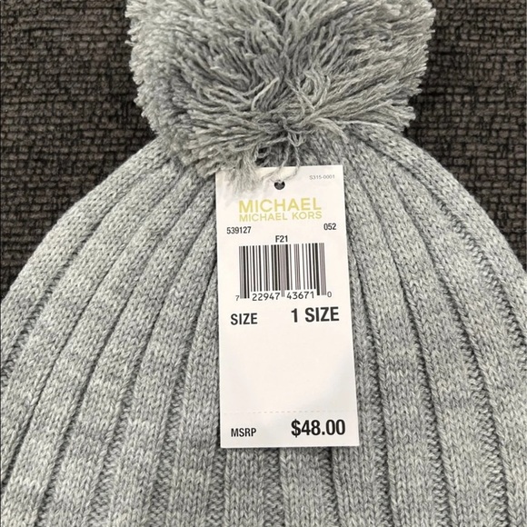 NEW Micheal Kors Beanie with tags - Picture 3 of 3